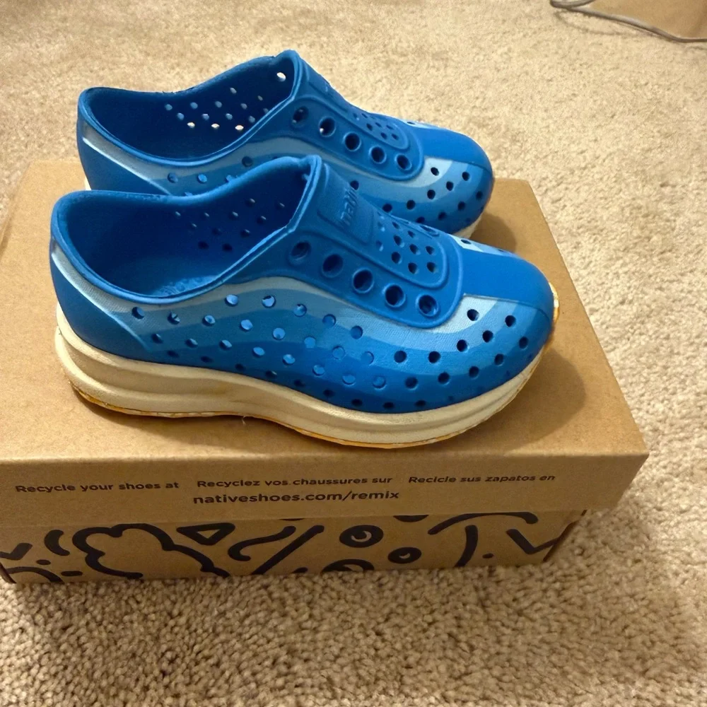 Native Robbie Shoes Size 5 Toddler Like New- Spring, Summer, Easter, Rain, Vaca